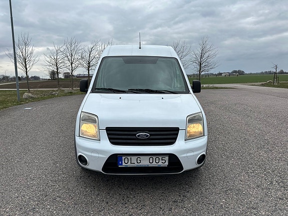 Ford Transit Connect 3 of 5