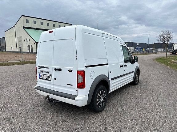 Ford Transit Connect 4 of 5
