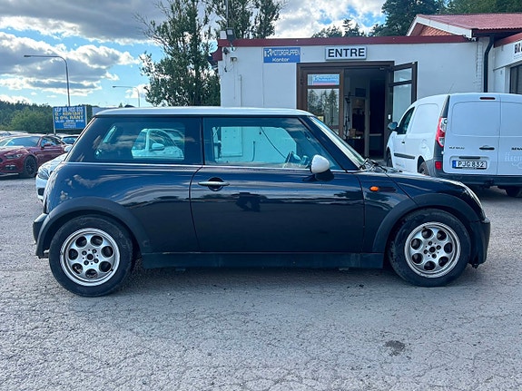 MINI Cooper 7 of 17