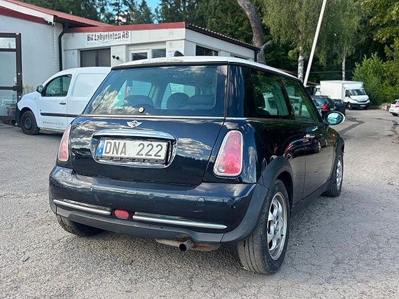 MINI Cooper 10 of 17