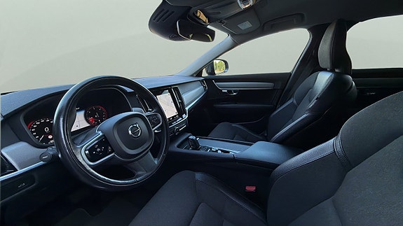 Volvo V90 Cross Country 9 of 25