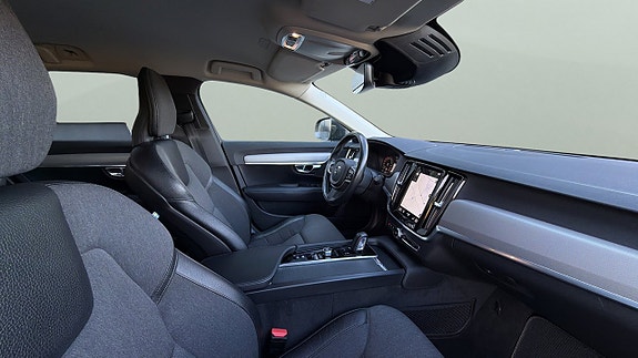 Volvo V90 Cross Country 11 of 25