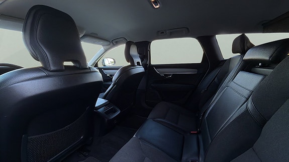 Volvo V90 Cross Country 12 of 25