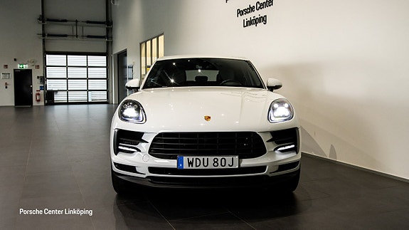 Porsche Macan S 2 of 5