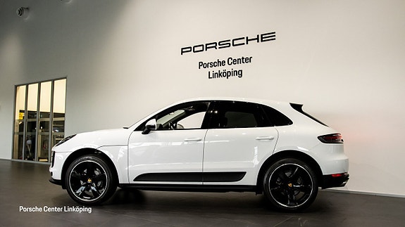 Porsche Macan S 4 of 5