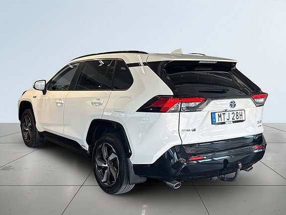 Toyota RAV4 5 of 5