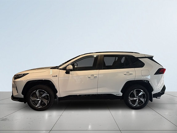 Toyota RAV4 4 of 5