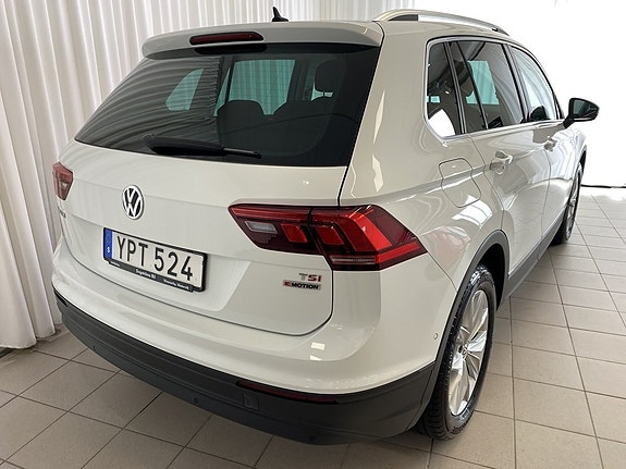 Volkswagen Tiguan 3 of 5