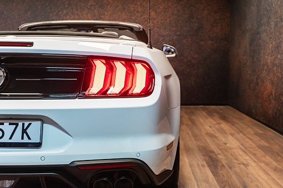 Ford Mustang 11 of 28