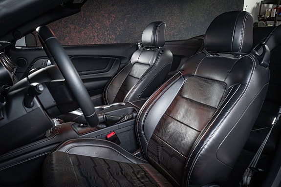 Ford Mustang 14 of 28
