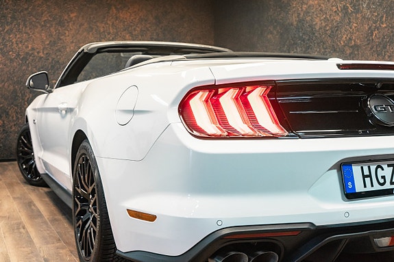 Ford Mustang 9 of 28
