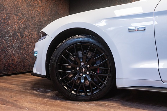 Ford Mustang 10 of 28