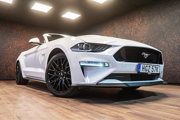 Ford Mustang 3 of 5