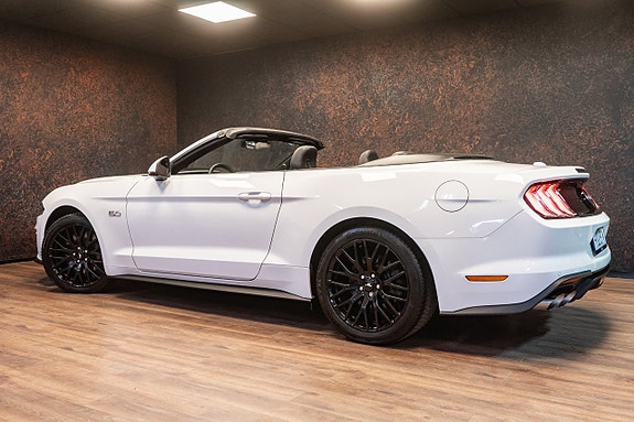 Ford Mustang 8 of 28