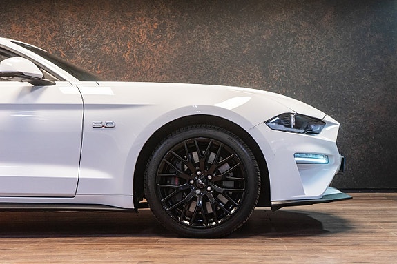 Ford Mustang 5 of 5