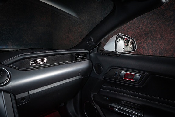 Ford Mustang 17 of 28