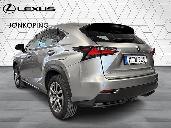 Lexus NX300h 3 of 5