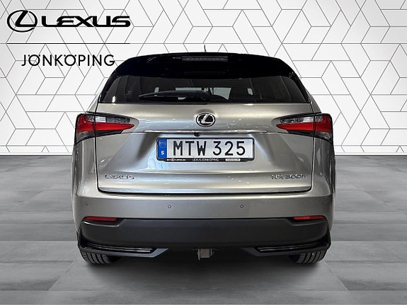 Lexus NX300h 5 of 5