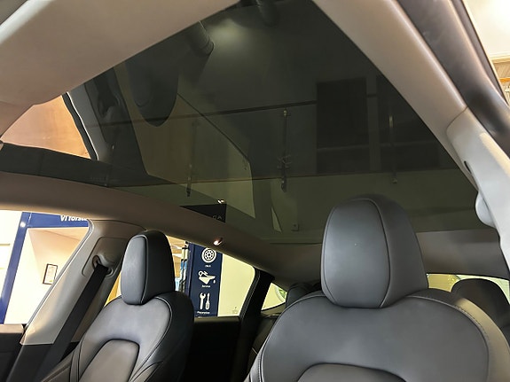 Tesla Model Y 13 of 14
