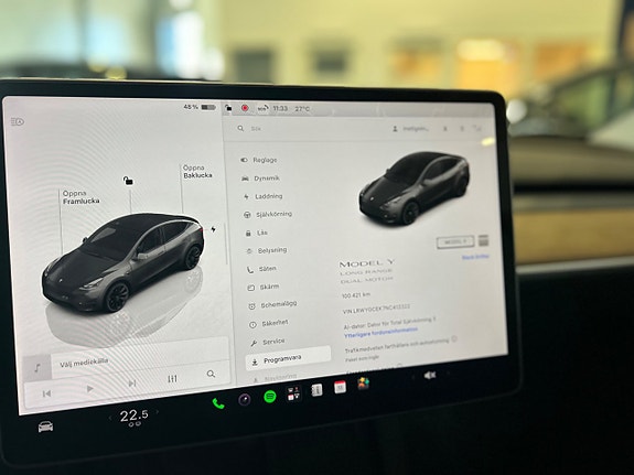 Tesla Model Y 9 of 14