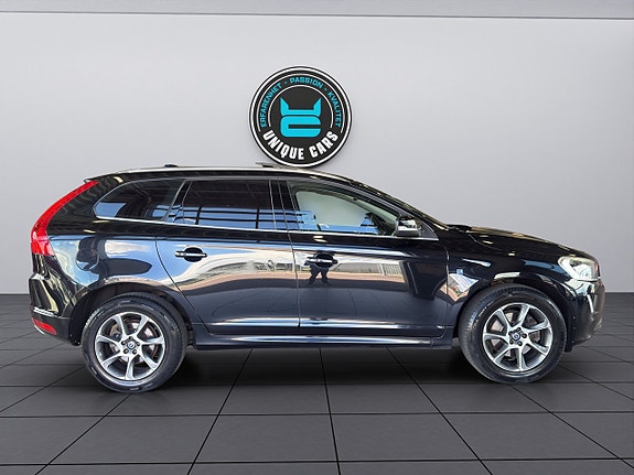 Volvo XC60 2 of 5