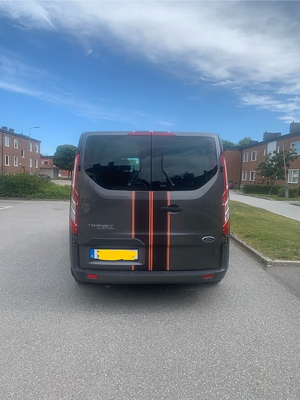 Ford Transit Custom 2 of 13