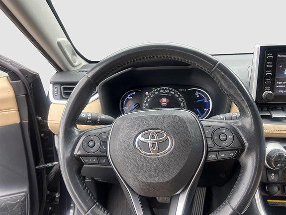 Toyota RAV4 9 of 14