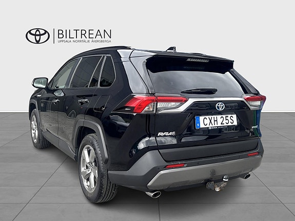 Toyota RAV4 4 of 5