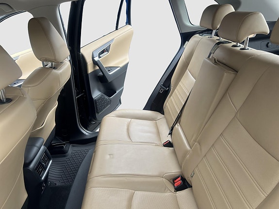 Toyota RAV4 11 of 14