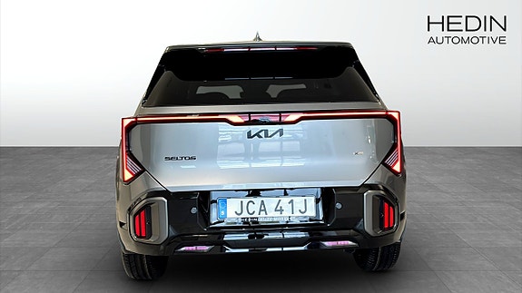 Kia Seltos 5 of 12