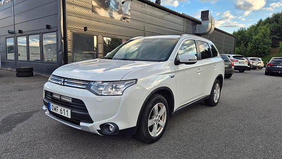 Mitsubishi Outlander 3 of 9