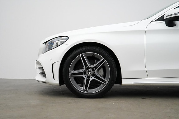 Mercedes-Benz C220 d 2 of 24