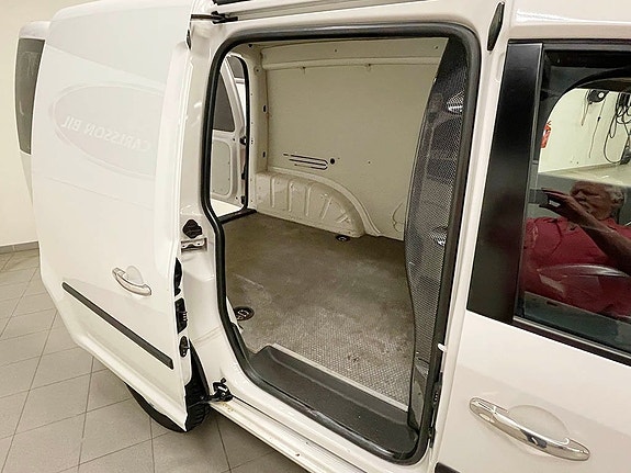Volkswagen Caddy 6 of 6