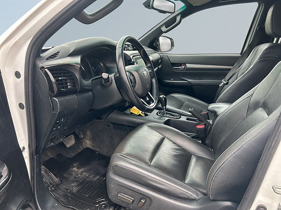 Toyota HiLux 7 of 21