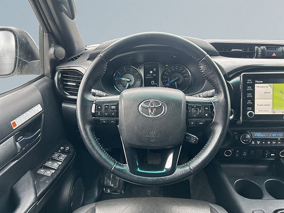 Toyota HiLux 9 of 21