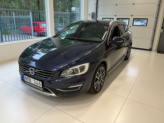 Volvo V60 2 of 5