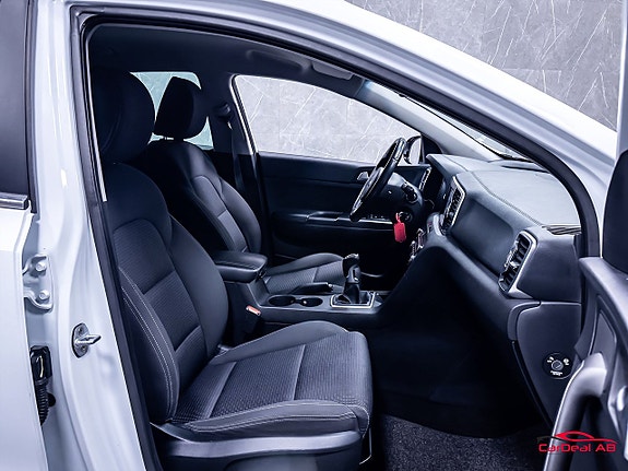 Kia Sportage 15 of 27