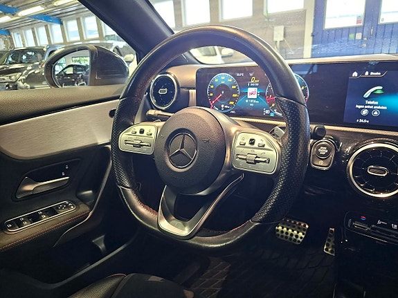 Mercedes-Benz A200 11 of 19