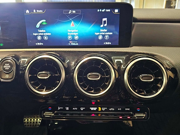 Mercedes-Benz A200 12 of 19