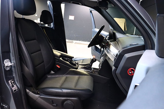 Mercedes-Benz GLK220 13 of 28
