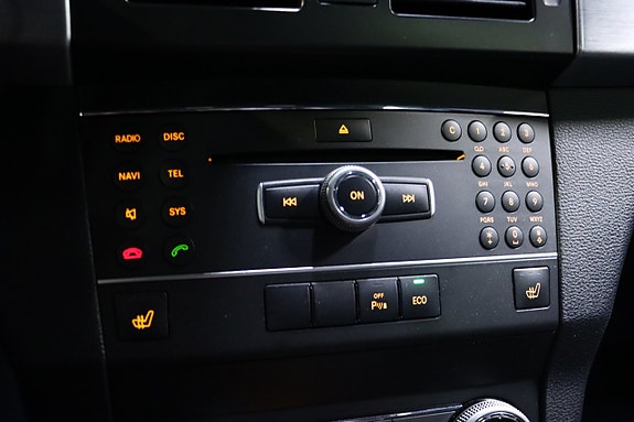Mercedes-Benz GLK220 23 of 28