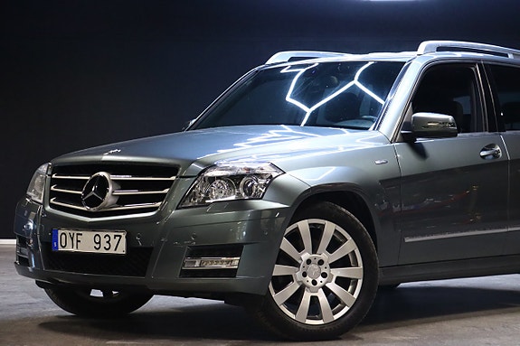 Mercedes-Benz GLK220 4 of 5
