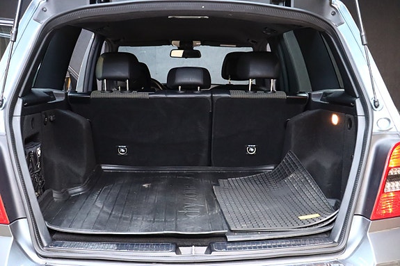 Mercedes-Benz GLK220 15 of 28