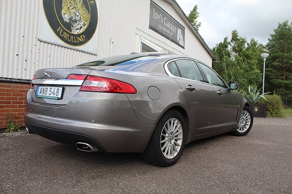 Jaguar XF 9 of 13
