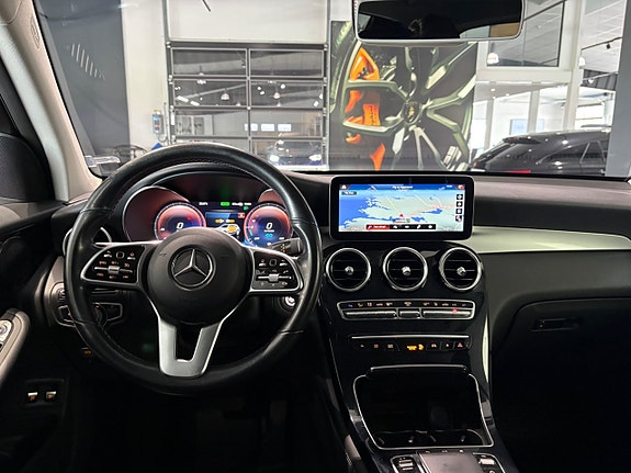 Mercedes-Benz GLC300 e 12 of 14