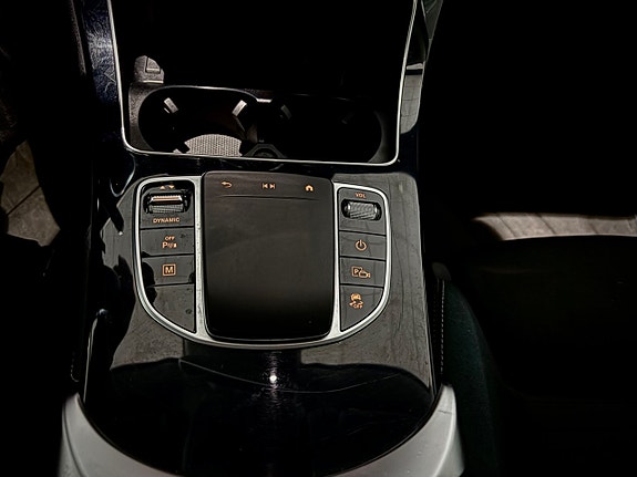 Mercedes-Benz GLC300 e 10 of 14
