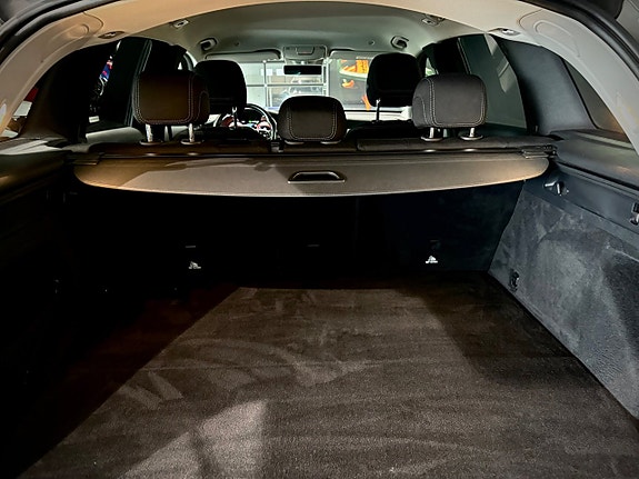 Mercedes-Benz GLC300 e 6 of 14