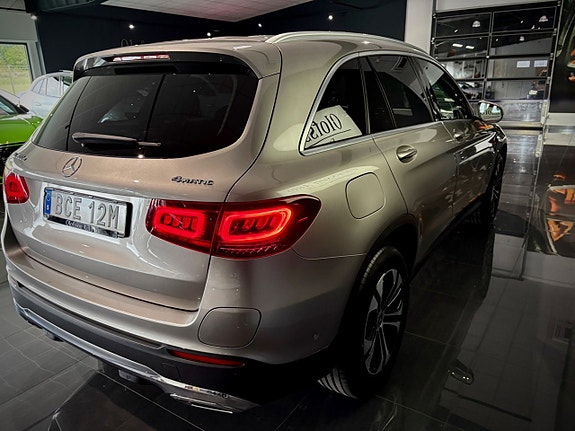 Mercedes-Benz GLC300 e 13 of 14