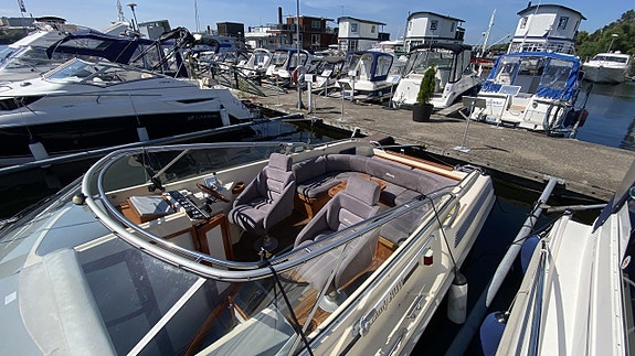 Windy 8000 1990 Volvo Penta 8,1 Gi -04 ca 600 tim 3 of 5