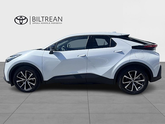 Toyota C-HR 2 of 5